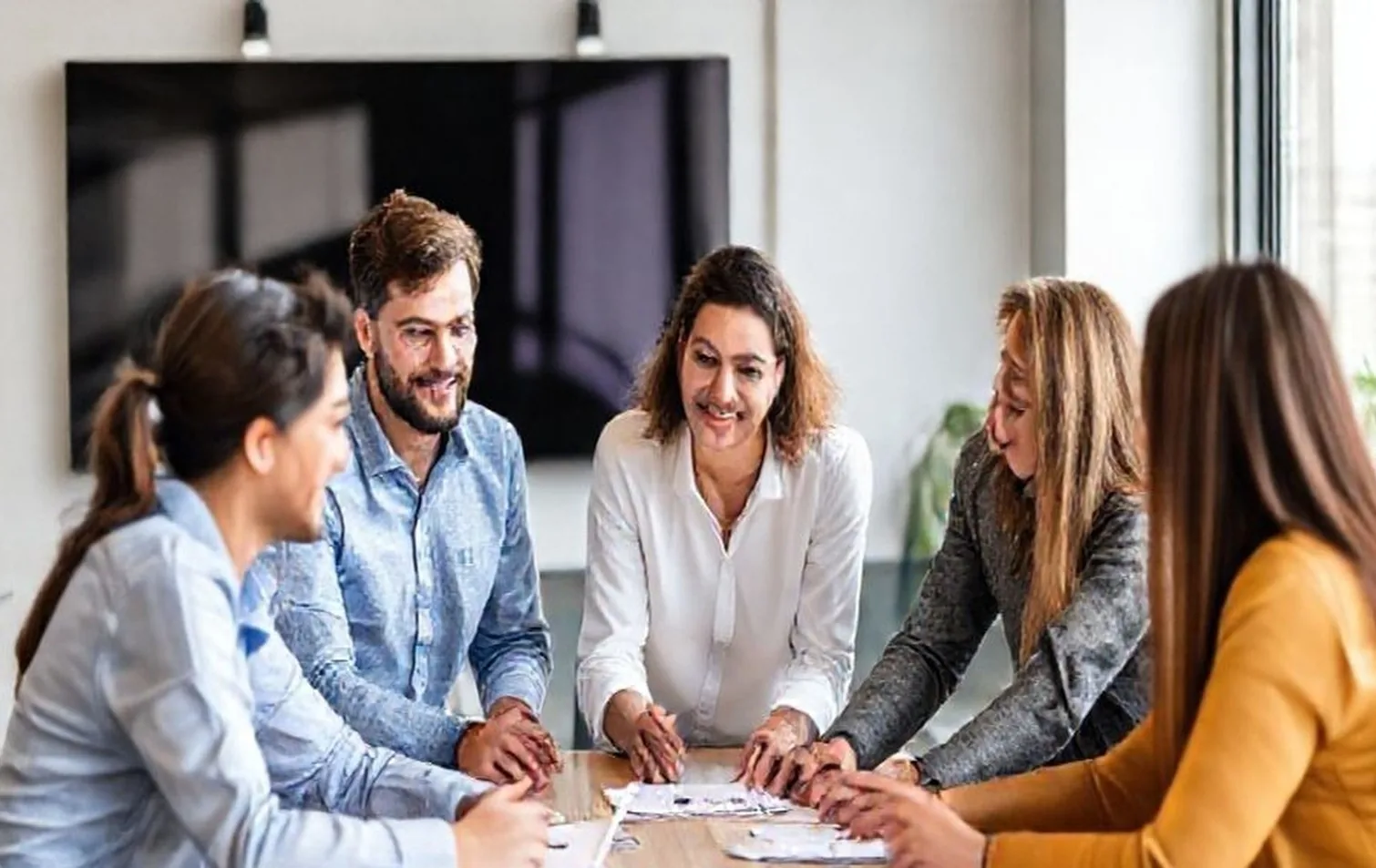 Professional startup coaching session with experienced team